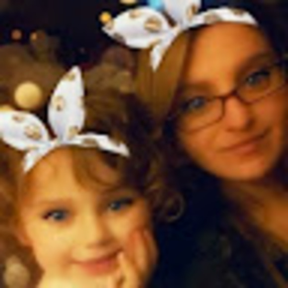 Meet your Posher, Faye - Picture 1 of 1